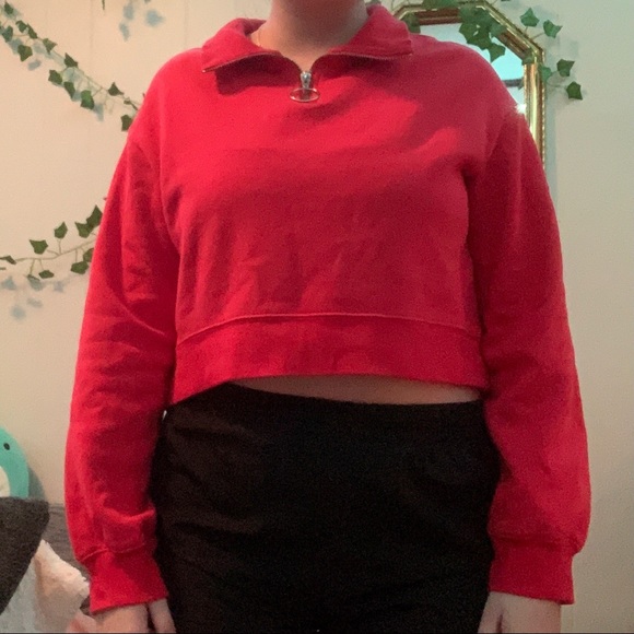 cropped red sweater - Picture 2 of 4